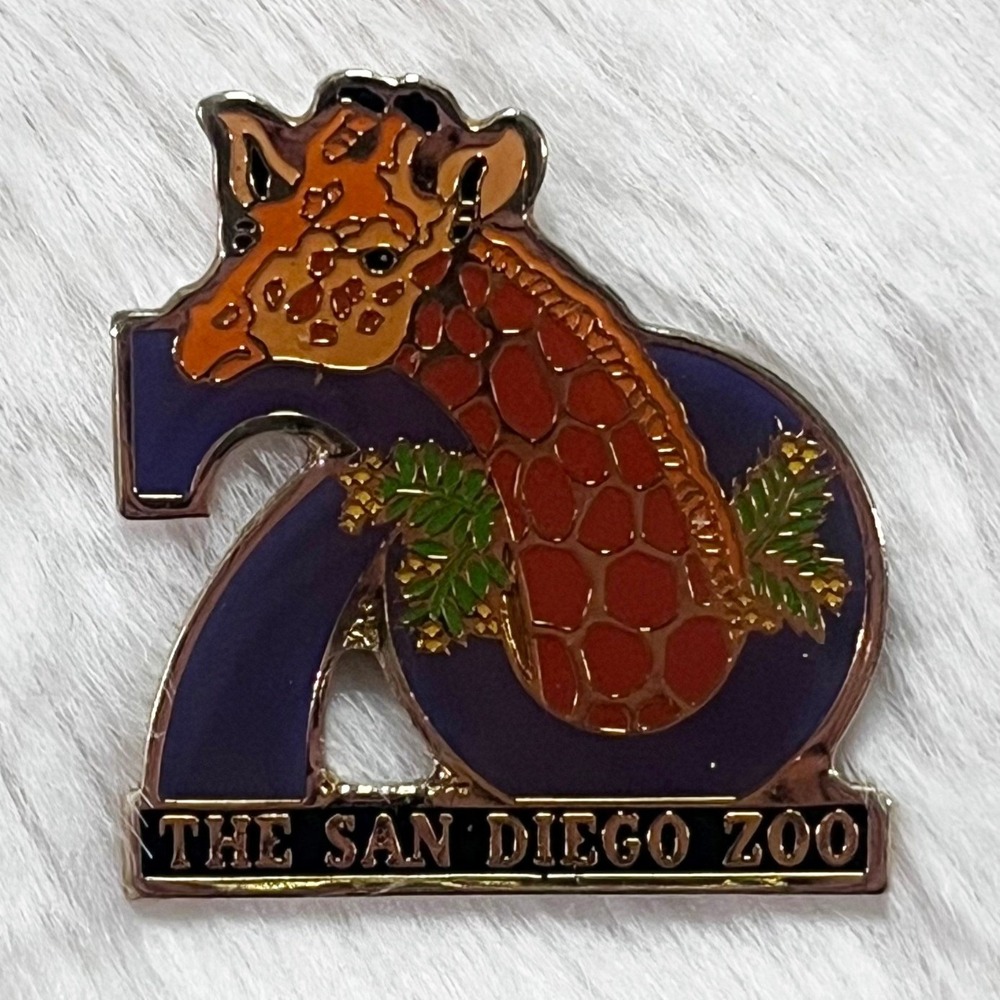 🔮 5/$25 Vintage San Diego Zoo 70th Anniversary Giraffe Pin
